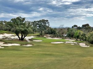 Peninsula Kingswood (North) 3rd Downhill